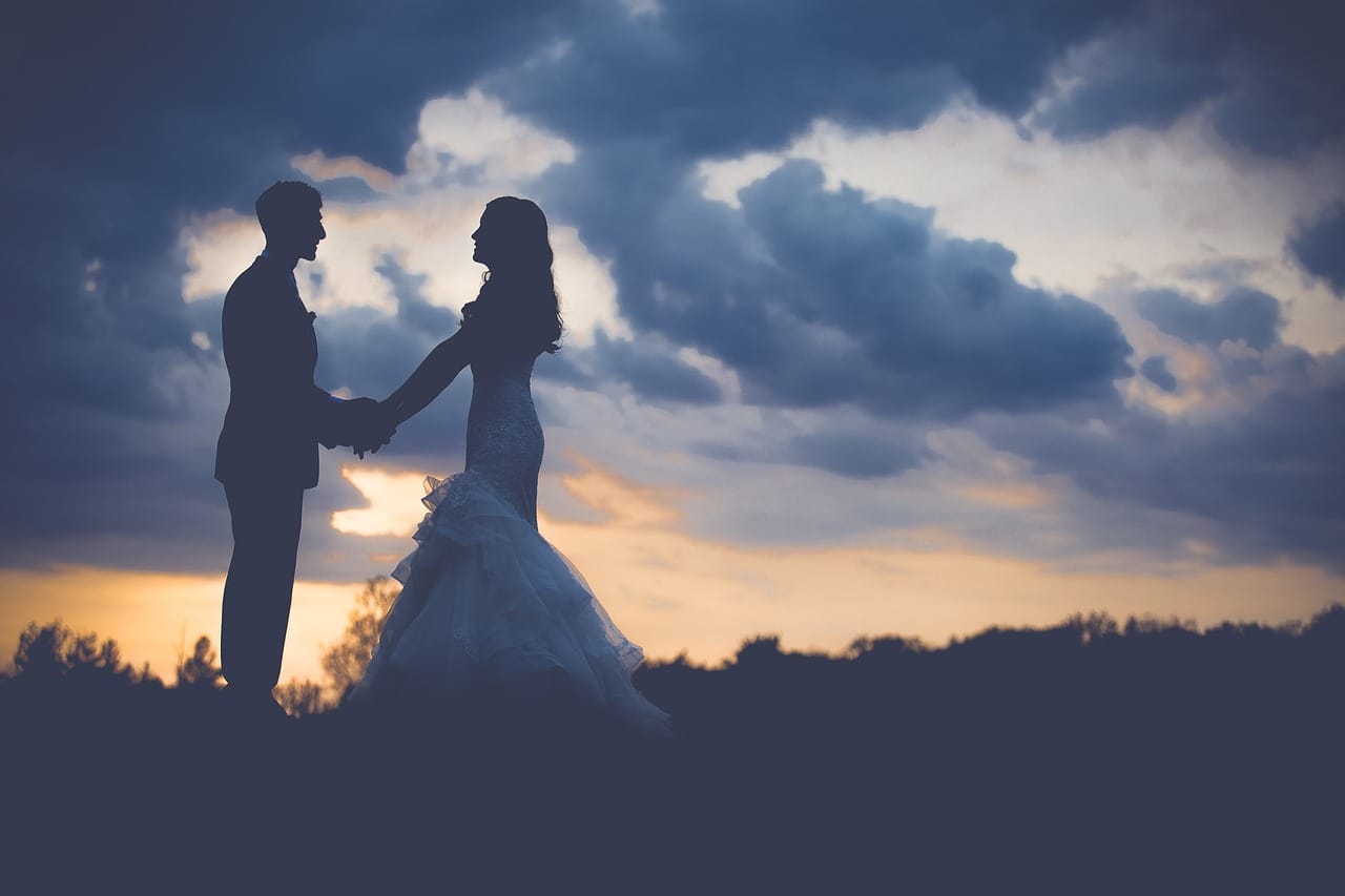 Mindful Wedding Planning: Strengthening Your Relationship Amidst the Chaos 